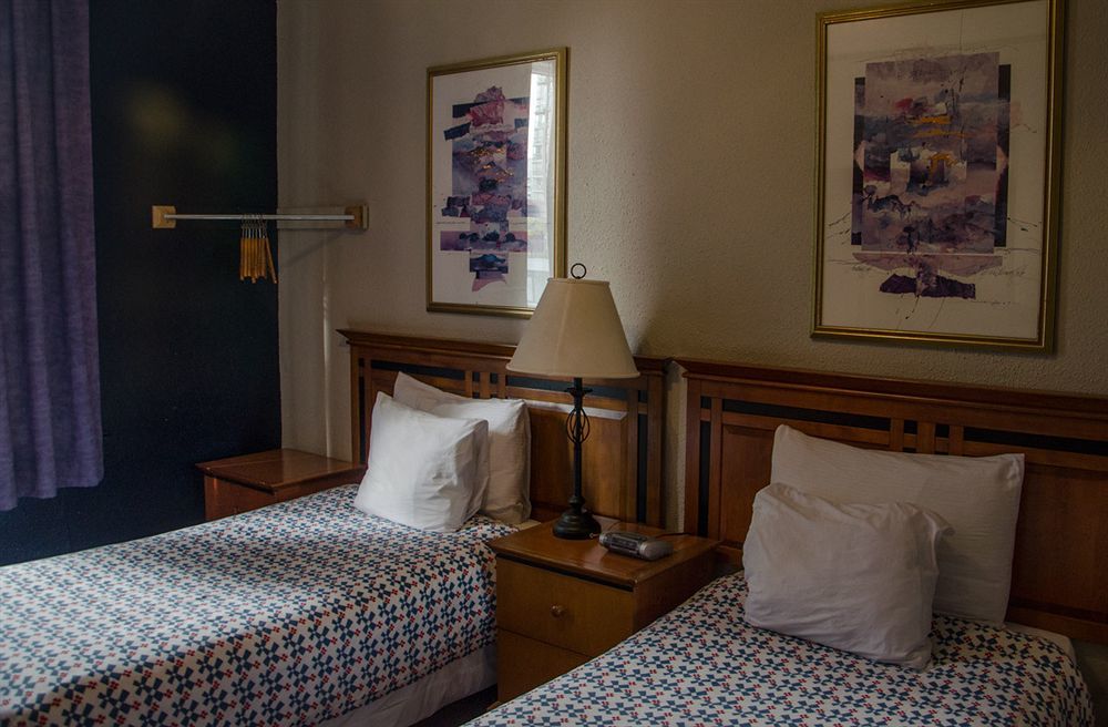 فانكوفر Hotel Ambassador المظهر الخارجي الصورة