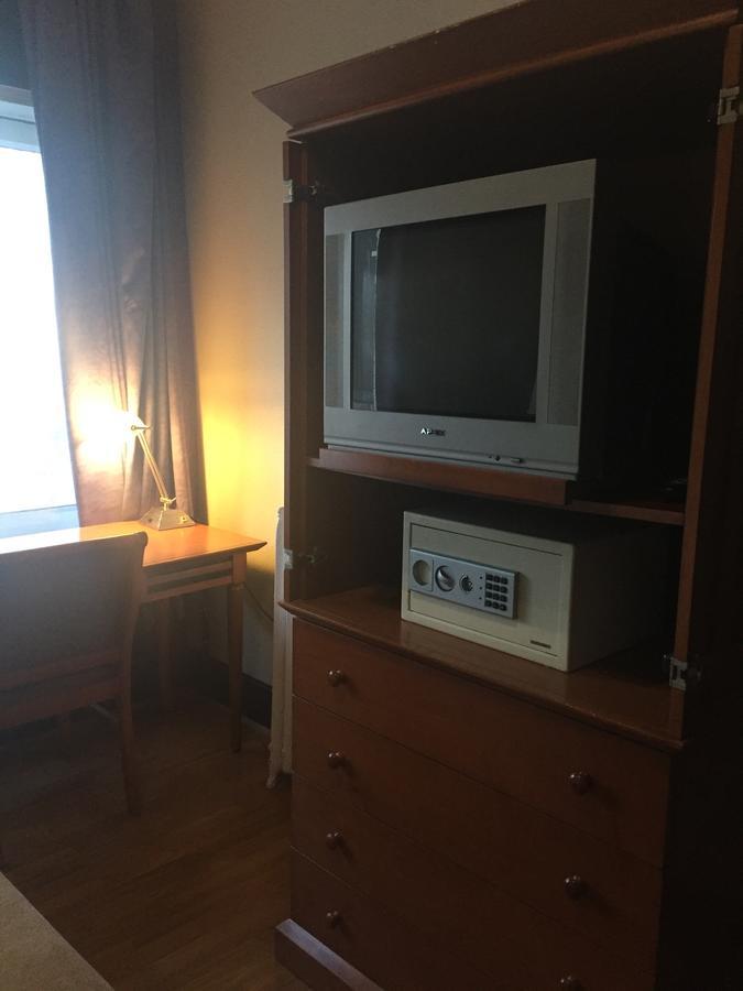 فانكوفر Hotel Ambassador المظهر الخارجي الصورة