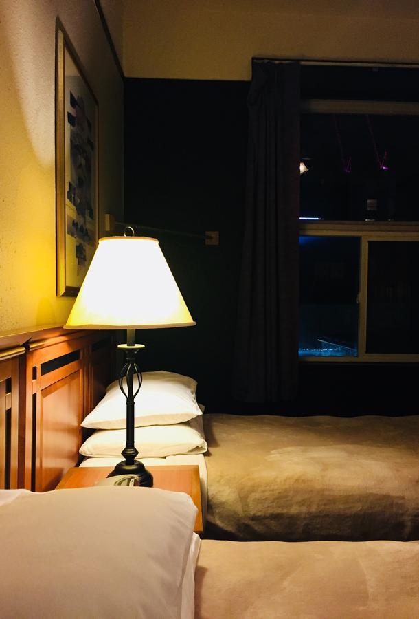 فانكوفر Hotel Ambassador المظهر الخارجي الصورة